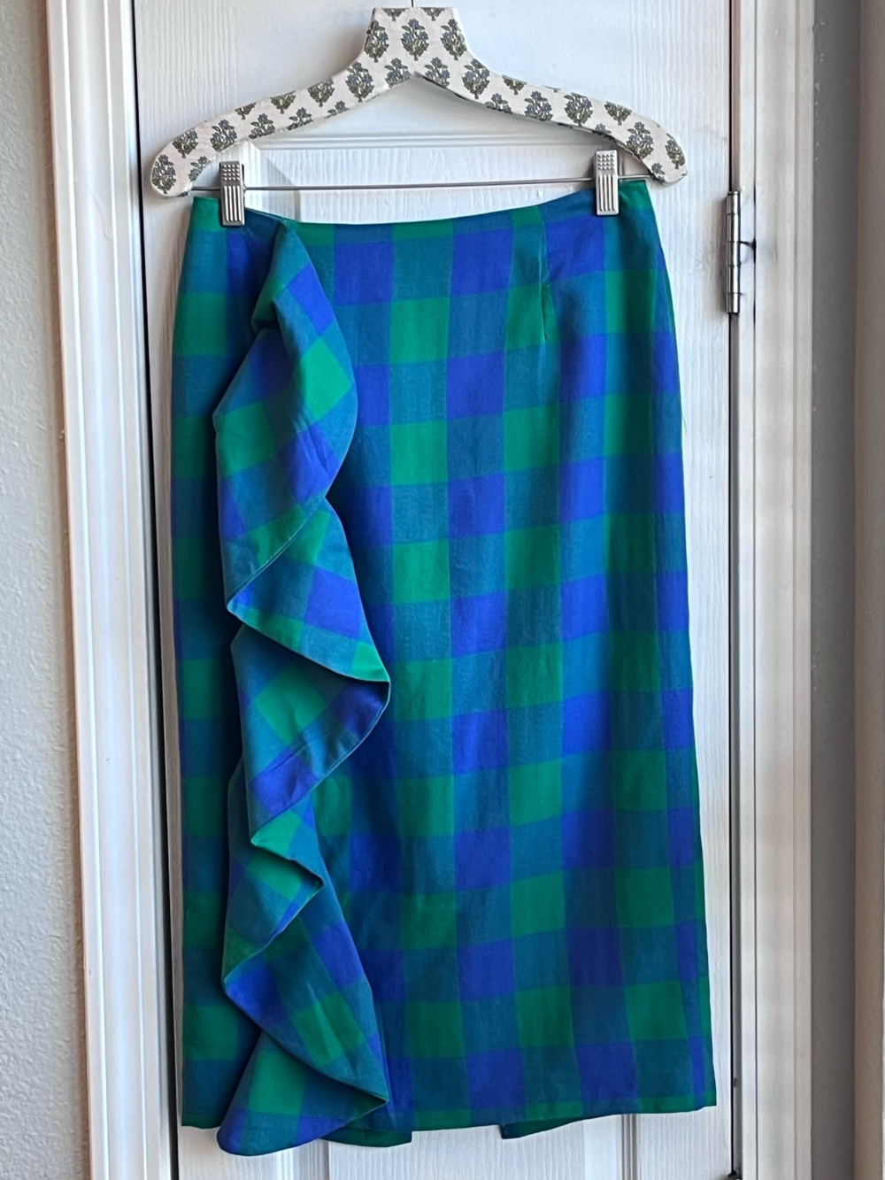 TOV Los Angeles Green & Blue Plaid Ruffle Pencil Skirt Size 38 / US 6